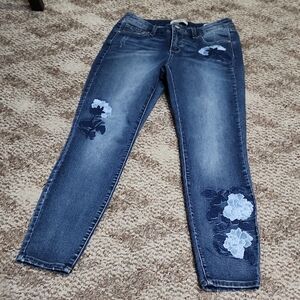 Vintage America Blue Jeans with Floral Embroidery